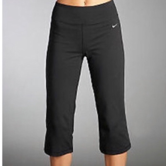 Nike Drifit Black Capri Flair Workout 